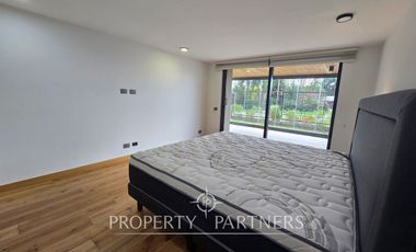 Departamento de lujo con vista al lago y al volcán Osorno con patio y doble estacionamiento