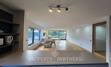 Departamento de lujo con vista al lago y al volcán Osorno con patio y doble estacionamiento