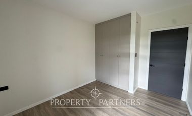 Casa nueva, con entorno privilegiado