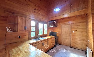 Hermosa casa con vista al lago y acceso privado y único a la playa