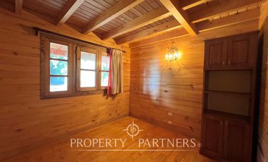 Hermosa casa con vista al lago y acceso privado y único a la playa