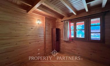 Hermosa casa con vista al lago y acceso privado y único a la playa