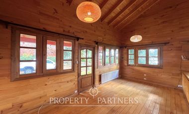 Hermosa casa con vista al lago y acceso privado y único a la playa