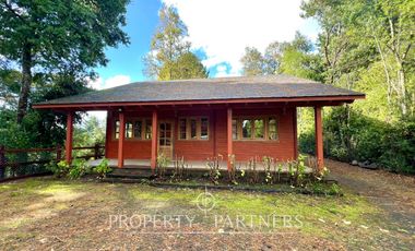 Hermosa casa con vista al lago y acceso privado y único a la playa