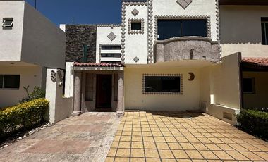 Casa en Renta Valle Esmeralda/Zona Real Zapopan