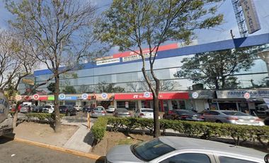 Amplio local comercial en Planta Alta