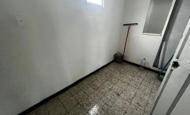 Amplio local comercial en Planta Alta