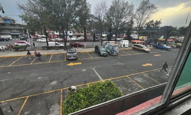 Amplio local comercial en Planta Alta