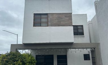 CASA EN VENTA EN ESTANCIAS VALLE DE PLATA APODACA