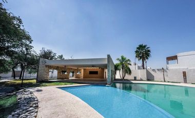 CASA EN VENTA EN ESTANCIAS VALLE DE PLATA APODACA