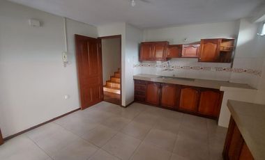 Alquiler de amplio departamento en Lomas de Urdesa