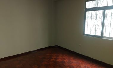 Alquiler de amplio departamento en Lomas de Urdesa