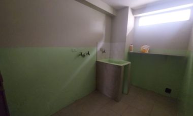 Alquiler de amplio departamento en Lomas de Urdesa