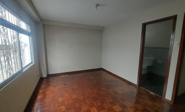 Alquiler de amplio departamento en Lomas de Urdesa