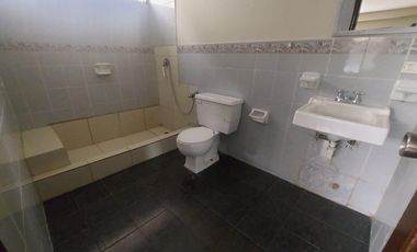 Alquiler de amplio departamento en Lomas de Urdesa