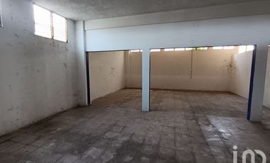 Edificio amplio en venta, 2 locales al frente y 2 niveles. Tapachula Chiapas