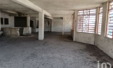 Edificio amplio en venta, 2 locales al frente y 2 niveles. Tapachula Chiapas