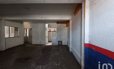 Edificio amplio en venta, 2 locales al frente y 2 niveles. Tapachula Chiapas