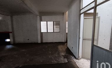 Edificio amplio en venta, 2 locales al frente y 2 niveles. Tapachula Chiapas