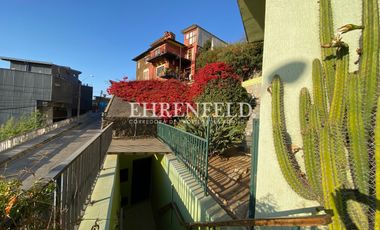 Cerro Alegre, Valparaíso. Casa en 4 niveles 750 m2 de terreno.