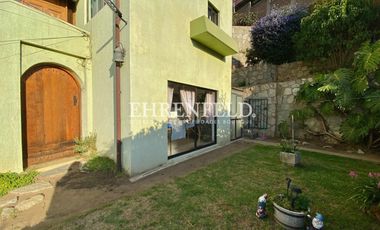Cerro Alegre, Valparaíso. Casa en 4 niveles 750 m2 de terreno.