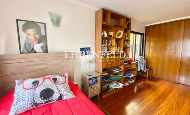 Cerro Alegre, Valparaíso. Casa en 4 niveles 750 m2 de terreno.