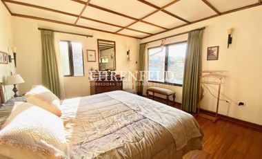 Cerro Alegre, Valparaíso. Casa en 4 niveles 750 m2 de terreno.