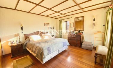 Cerro Alegre, Valparaíso. Casa en 4 niveles 750 m2 de terreno.