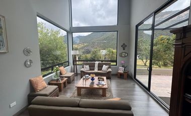 PRECIO DE OPORTUNIDAD-VENDO CASA EN MACADAMIA DEL RÍO, LA CALERA