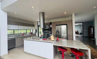 PRECIO DE OPORTUNIDAD-VENDO CASA EN MACADAMIA DEL RÍO, LA CALERA