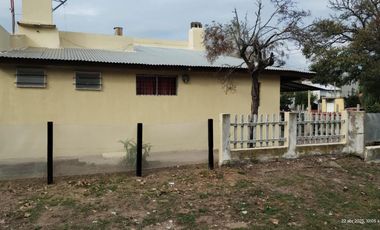 Casa en venta - 3 Dormitorios 2 Baños - San Clemente del Tuyú