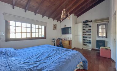 Casa en venta en Lanús Este con patio y piscina
