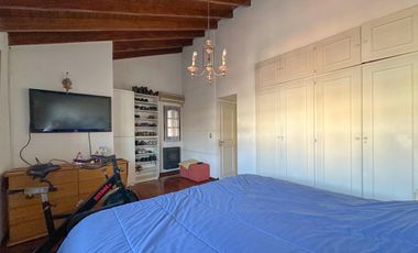 Casa en venta en Lanús Este con patio y piscina