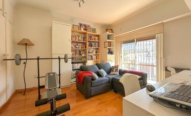 Casa en venta en Lanús Este con patio y piscina