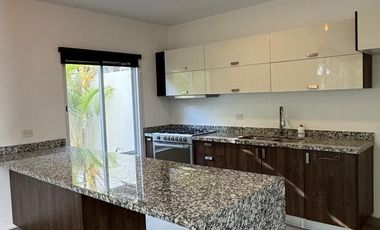 HERMOSA CASA EN HERMOSO CONDOMINIO VILANOVA