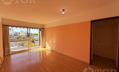 Venta Departamento 4 ambientes Super luminoso en Parque Patricios.