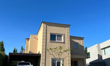 Venta Casa 4 Amb en Los Castaños Nordelta Tigre