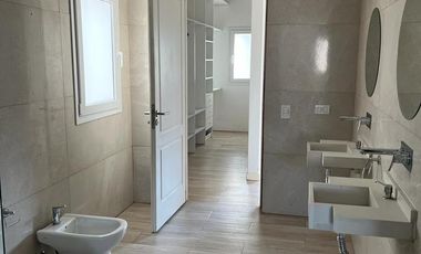 Venta Casa 4 Amb en Los Castaños Nordelta Tigre