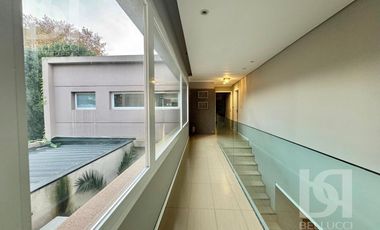 Casa de 6 ambiente en VENTA en barrio Güemes