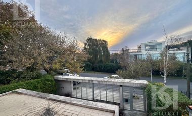 Casa de 6 ambiente en VENTA en barrio Güemes
