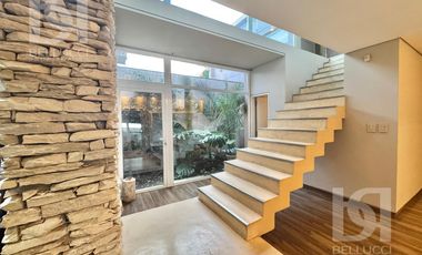 Casa de 6 ambiente en VENTA en barrio Güemes