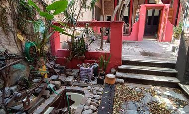 Casa de estilo refaccionada, 466m2 cub en dos plantas