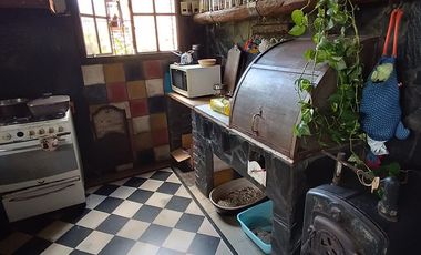 Casa de estilo refaccionada, 466m2 cub en dos plantas