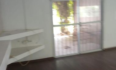 Casa en alquiler - 3 Dormitorios 3 Baños - La Plata