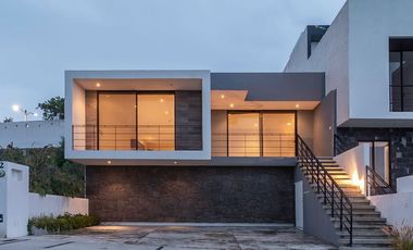 CASA AMUEBLADA EN RENTA EN ZIBATÁ QRO.