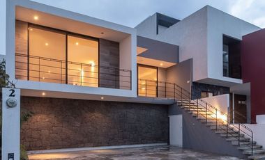 CASA AMUEBLADA EN RENTA EN ZIBATÁ QRO.