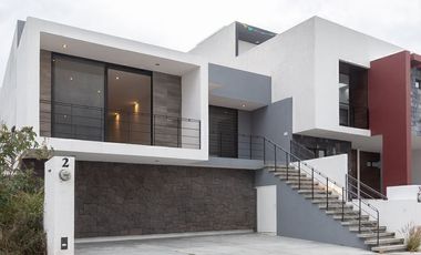 CASA AMUEBLADA EN RENTA EN ZIBATÁ QRO.