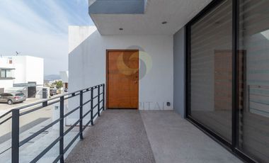 CASA AMUEBLADA EN RENTA EN ZIBATÁ QRO.