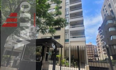 Departamento de 4 ambientes en duplex con terraza propia y cochera