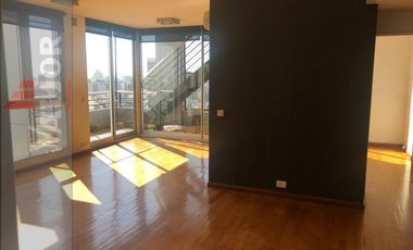 Departamento de 4 ambientes en duplex con terraza propia y cochera